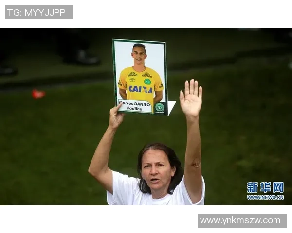 足球巨星遭遇罕见空难悲剧坠机事件引发全球球迷无限哀思